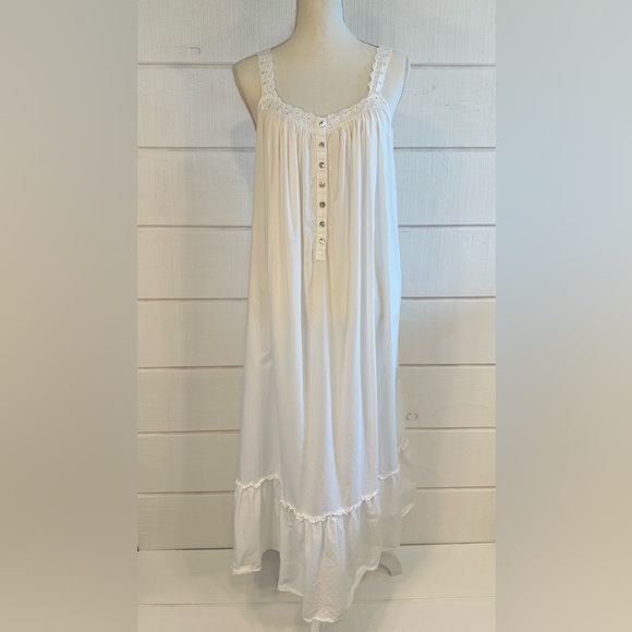 Eileen West Dresses & Skirts - Cottagecore dream dress white 100% cotton maxi Eileen West Sz M